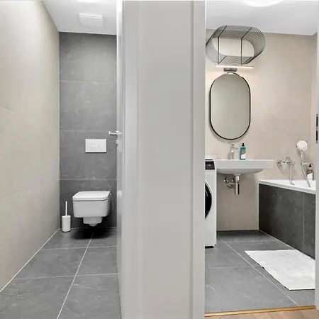 Lam Ivory Ac - Balcony Bratislava