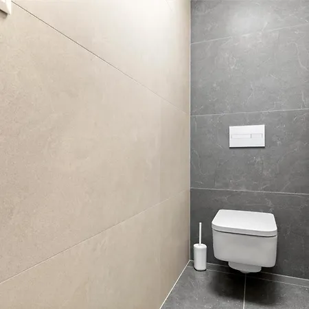 Lam Ivory Ac - Balcony * Bratislava