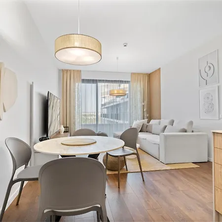 Lam Ivory Ac - Balcony Apartment