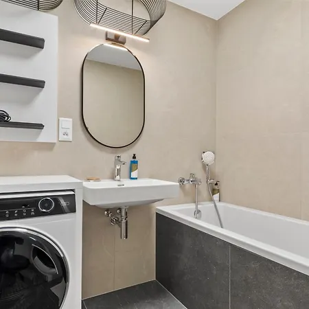 Lam Ivory Ac - Balcony Apartment *