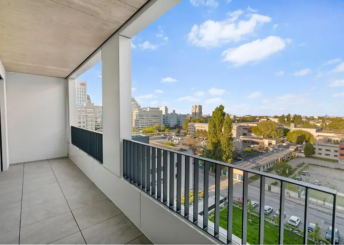 Lam Ivory Ac - Balcony