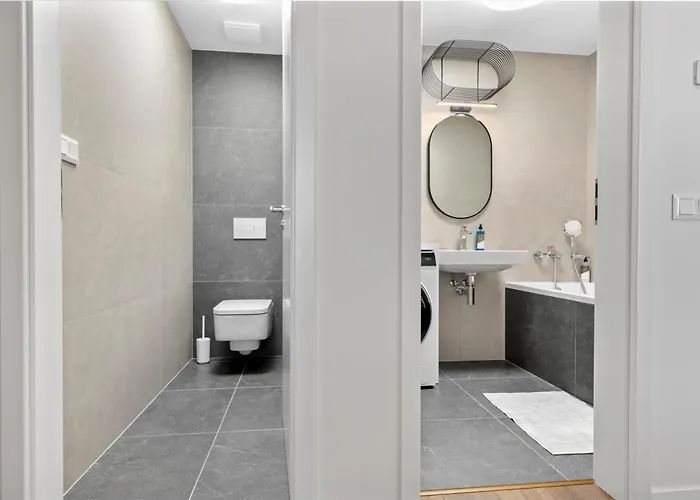 Lam Ivory Ac - Balcony ブラチスラヴァ